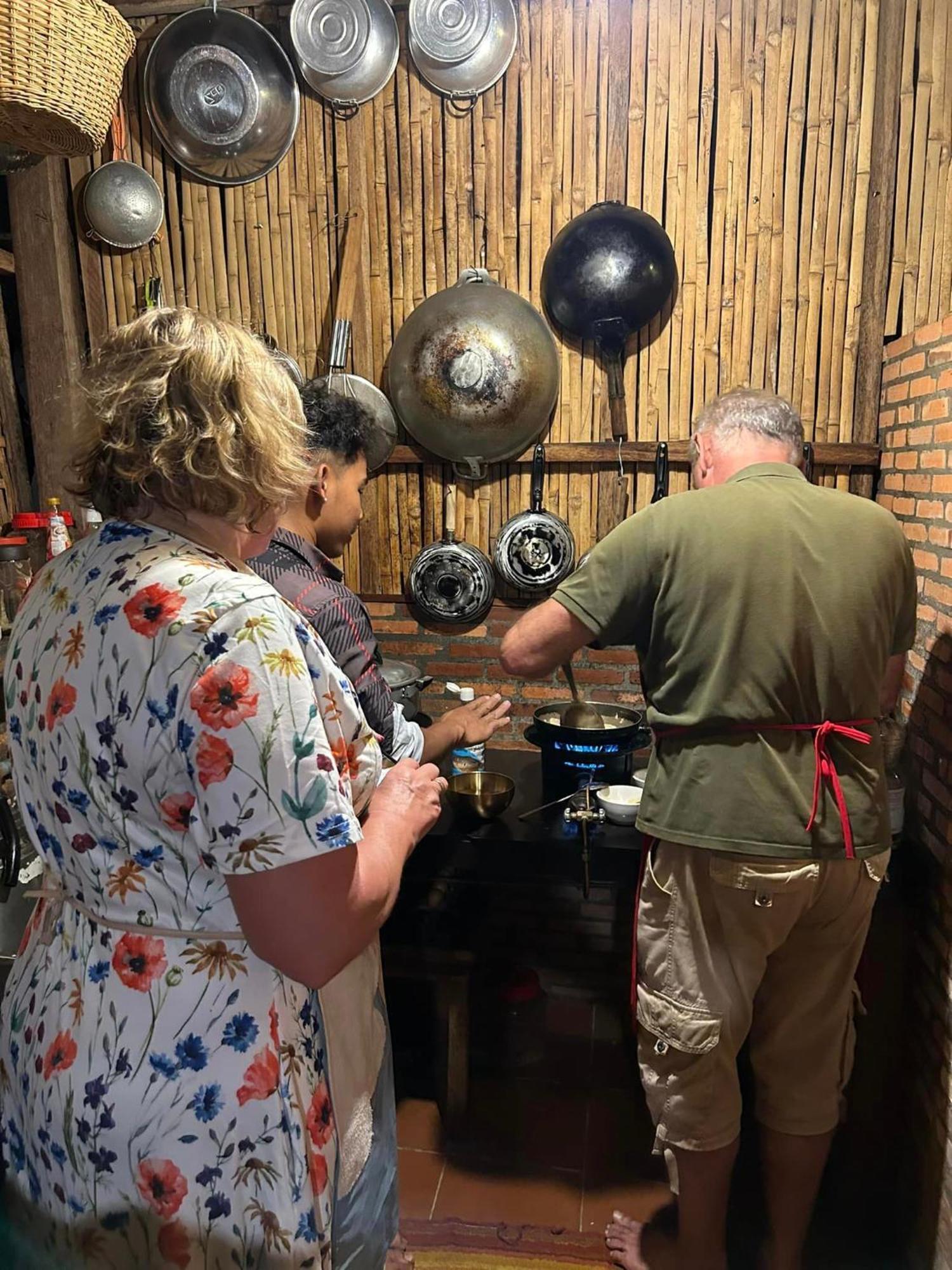 St 63 Home Stay & Tour Kampong Khleang Eksteriør bilde