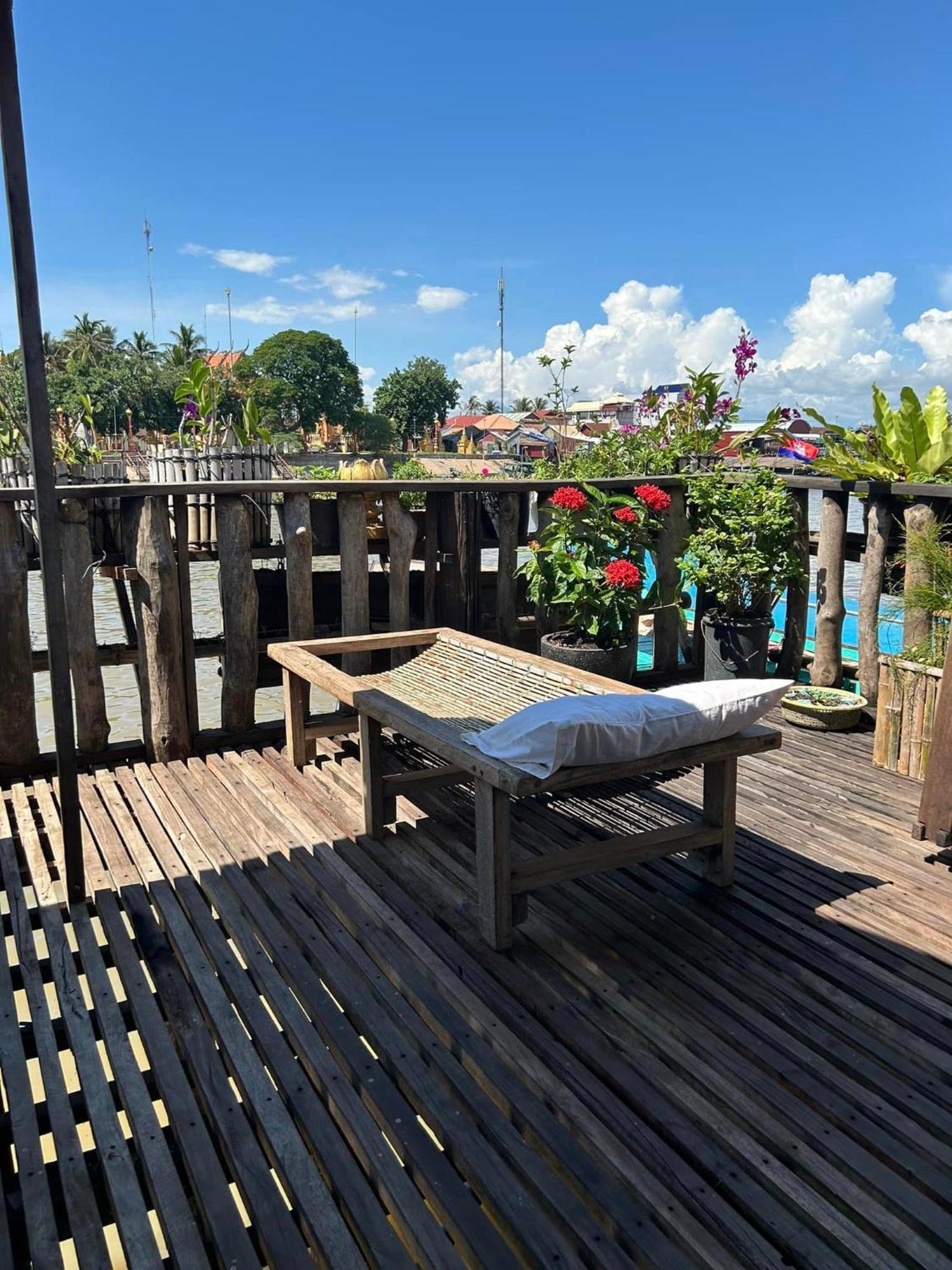 St 63 Home Stay & Tour Kampong Khleang Eksteriør bilde
